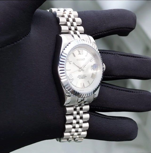 Seikojust White Roman Dial